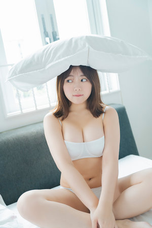 原神八重神子掀开副乳网站 界面截图